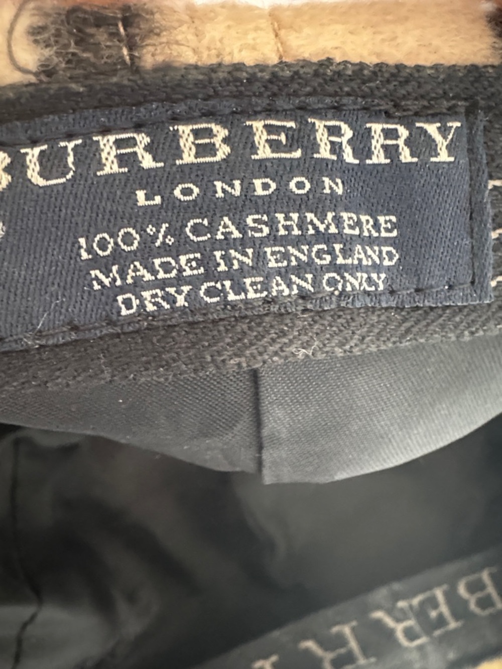 Burberry London 100% Cashmere Beige Plaid Cap with Black and Red Checks - Picture 2 of 15